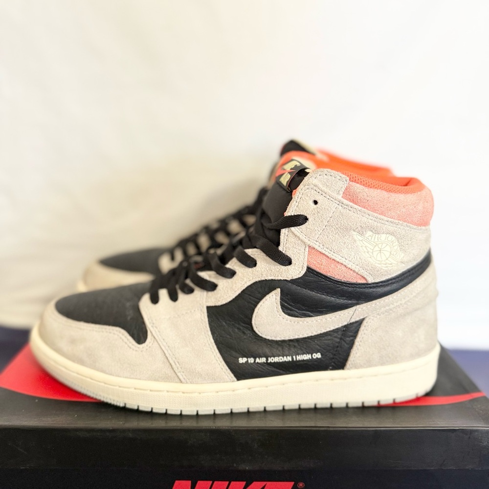 AUTHENTIC Jordan 1 Retro High Neutral Grey Hyper Crimson size 13 555088-018 2019 - Picture 2 of 10